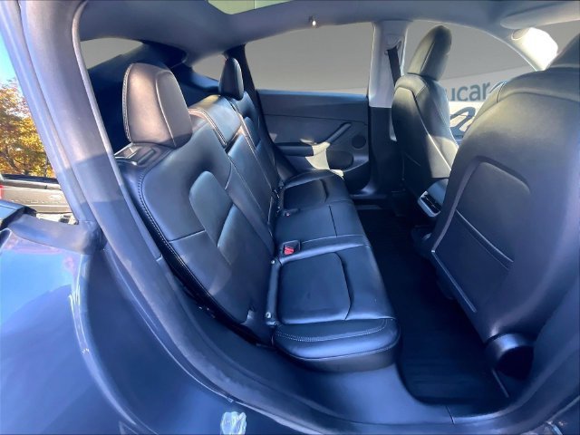 Used 2022 Tesla Model Y Long Range AWD/4WD image 23