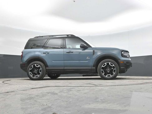 Used 2023 Ford Bronco Sport Outer Banks w/ Tech Package AWD/4WD image 28