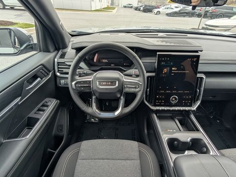 Used 2025 GMC Acadia Elevation image 18