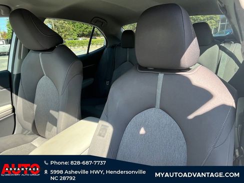 Used 2022 Toyota Camry LE image 10