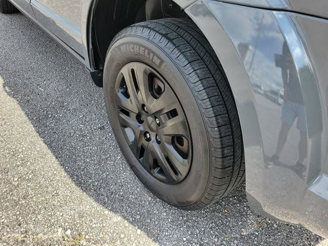 Used 2019 Dodge Journey SE FWD image 26