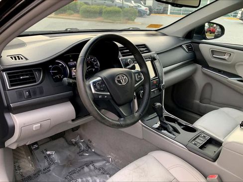 Used 2016 Toyota Camry XLE image 17