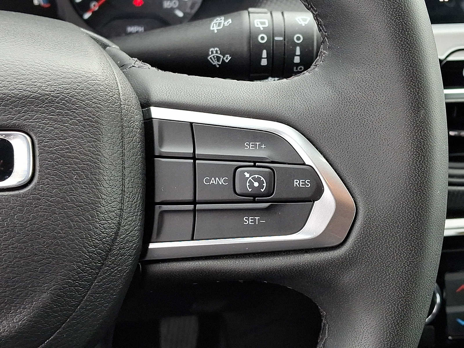 Certified 2025 Jeep Compass Latitude w/ Convenience Group AWD/4WD image 22