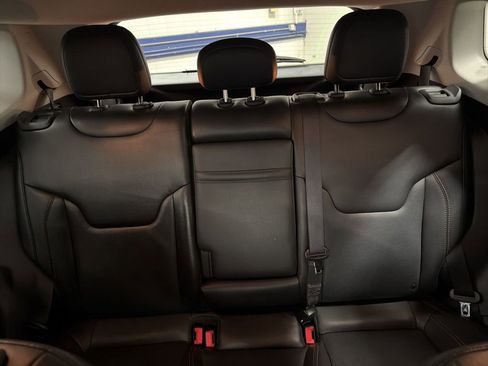 Used 2019 Jeep Compass Limited image 13