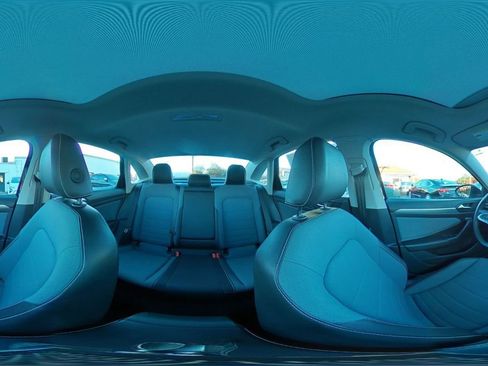 Used 2025 Volkswagen Jetta SE image 41