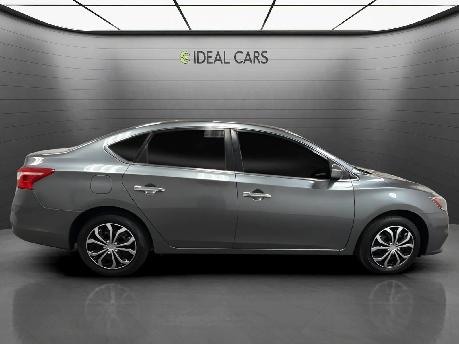 Used 2018 Nissan Sentra S FWD image 4