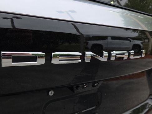 New 2026 GMC Yukon XL Denali w/ Denali Reserve Package AWD/4WD image 18