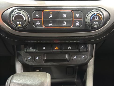 Used 2015 GMC Canyon SLT w/ Driver Alert Package image 29