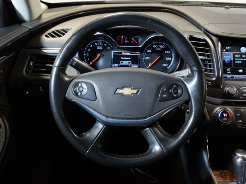 Used 2015 Chevrolet Impala LT w/ Convenience Package image 18