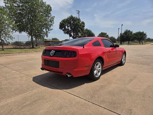 Used 2013 Ford Mustang Coupe RWD image 25