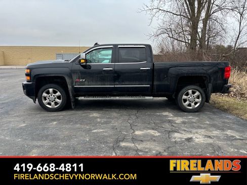 Used 2017 Chevrolet Silverado 2500 LTZ image 3