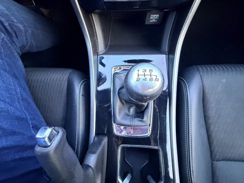 Used 2017 Honda Accord Sport image 23