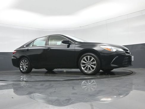 Used 2017 Toyota Camry XLE image 50