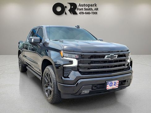 Used 2024 Chevrolet Silverado 1500 High Country w/ Midnight Edition AWD/4WD image 1