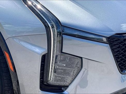 Used 2024 Cadillac XT4 Sport AWD/4WD image 32
