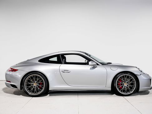Used 2017 Porsche 911 Carrera 4S AWD/4WD image 2