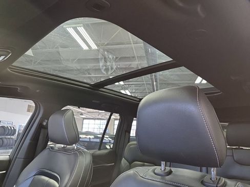 Used 2024 Jeep Grand Cherokee Limited w/ Luxury Tech Group II image 31