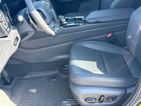 Used 2025 Lexus NX 250 FWD image 25