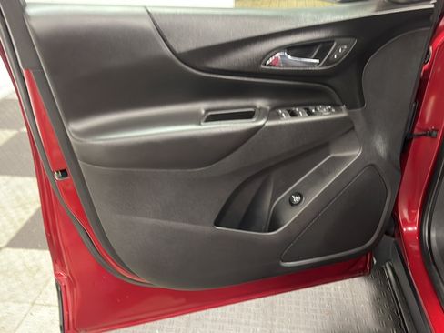 Used 2020 Chevrolet Equinox LT FWD image 14