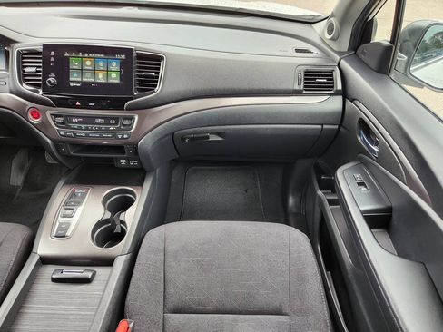 Used 2021 Honda Pilot EX image 17