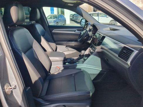 Used 2021 Volkswagen Atlas Cross Sport SEL image 35