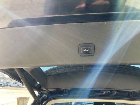 Used 2018 Chevrolet Traverse Premier w/ Driver Confidence II Package image 21