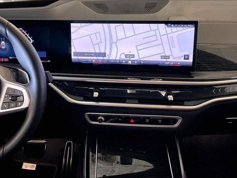 Used 2025 BMW X7 xDrive40i w/ M Sport Package image 6