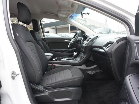 Used 2018 Ford Edge SE image 26