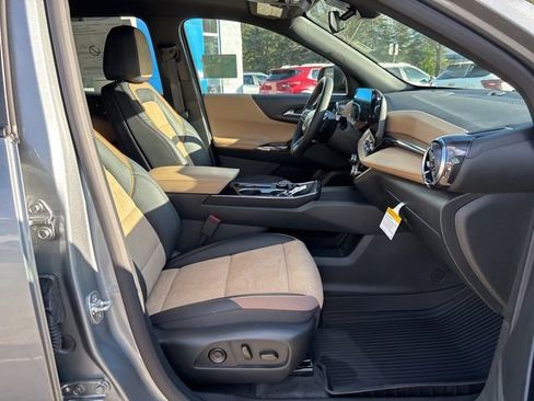 New 2026 Chevrolet Equinox ACTIV w/ Convenience Package III AWD/4WD image 40