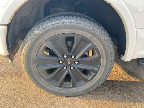 Used 2019 Ford F150 XLT w/ Equipment Group 302A Luxury AWD/4WD image 15