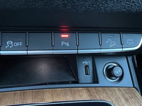 Used 2023 Audi Q5 2.0T Premium w/ Convenience Package image 44