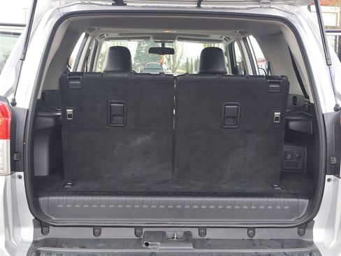 Used 2011 Toyota 4Runner SR5 w/ Convenience Pkg image 28