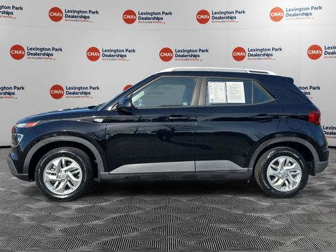 Used 2020 Hyundai Venue SEL image 4