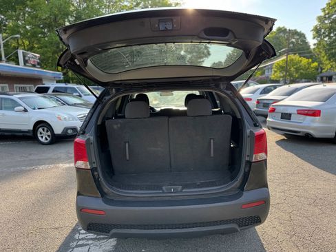 Used 2011 Kia Sorento LX image 12
