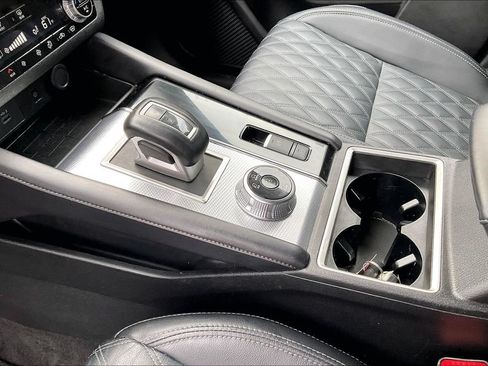 Used 2024 Mitsubishi Outlander SEL AWD/4WD image 16