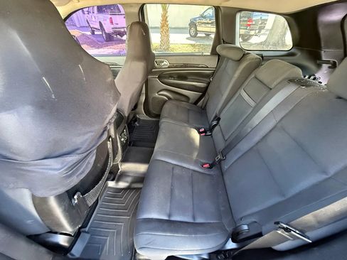 Used 2012 Jeep Grand Cherokee Laredo w/ Laredo E Group RWD image 9