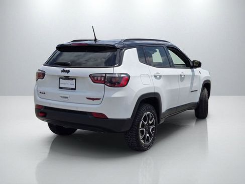 Used 2025 Jeep Compass Trailhawk AWD/4WD image 4