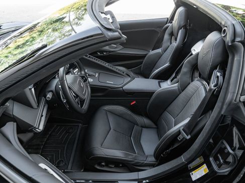 Used 2021 Chevrolet Corvette Stingray Premium Cpe w/ Z51 Performance Package RWD image 28