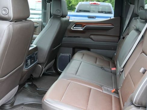 Used 2023 GMC Sierra 1500 Denali w/ Denali Reserve Package AWD/4WD image 10