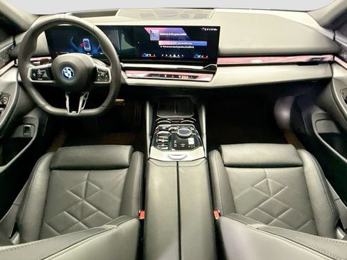 Used 2026 BMW i5 eDrive40 w/ M Sport Package AWD/4WD image 13