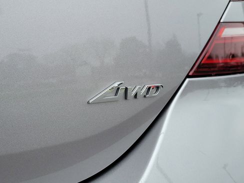 Used 2025 Genesis G70 2.5T AWD/4WD image 7