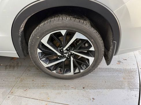 Used 2024 Mitsubishi Outlander SEL image 36