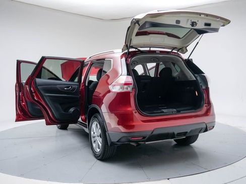 Used 2016 Nissan Rogue SV AWD/4WD image 19