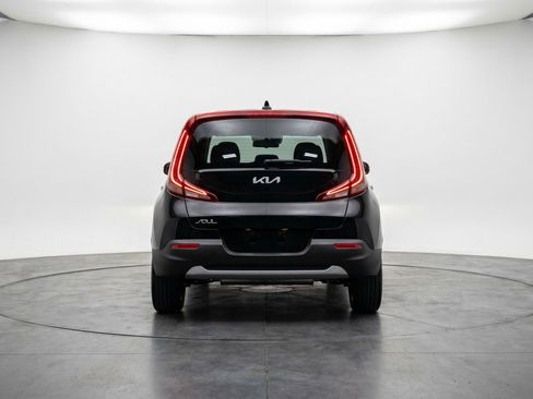 Used 2025 Kia Soul LX w/ LX Technology Package FWD image 7