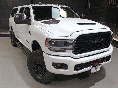 Used 2024 RAM 2500 Laramie w/ Night Edition AWD/4WD image 12
