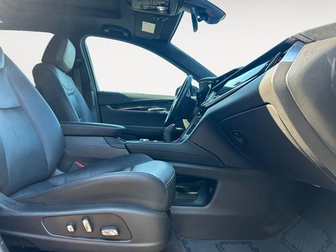 Used 2024 Cadillac XT6 Premium Luxury image 10