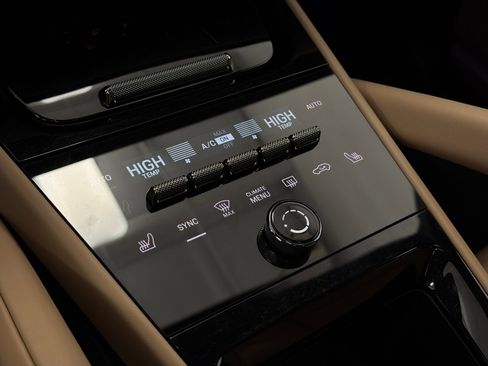 Used 2024 Porsche Cayenne S image 35