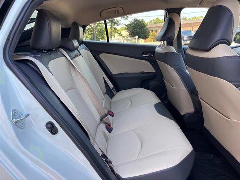 Used 2017 Toyota Prius Four FWD image 11