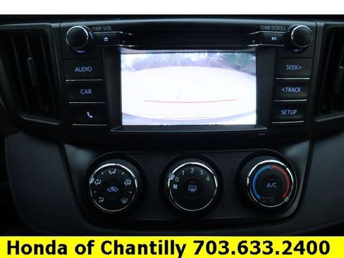 Used 2018 Toyota RAV4 LE image 17