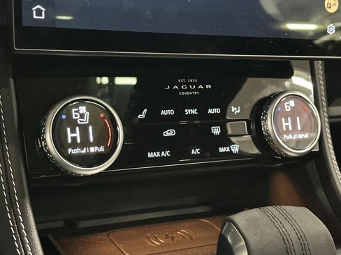 Used 2026 Jaguar F-PACE R-Dynamic S image 23